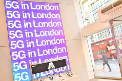 En mobilshop i London med et klart budskab om afløseren for mobil- og datanetværket 4G.