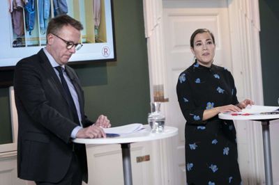 Fungerende finansminister Morten Bødskov (S) og social- og indenrigsminister Astrid Krag (S) har torsdag fremlagt regeringens udspil til en kommunal udligningsreform. Her skal de mest velstillede kommuner afgive penge til de mindre velstillede.