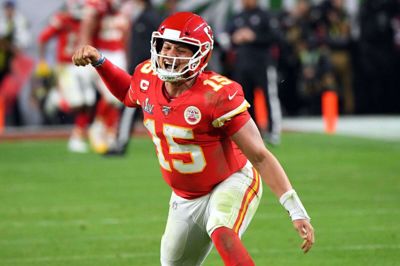 Patrick Mahomes kastede to touchdowns i fjerde quarter i sejren over San Francisco 49ers.