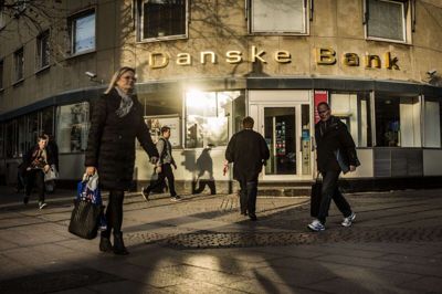 Mange udsatte danskere med ondt i økonomien må gå forbi bankerne, som ikke ønsker dem som kunder. I stedet strømmer de til gratis rådgivning hos frivillige organisationer. (Arkivfoto)
