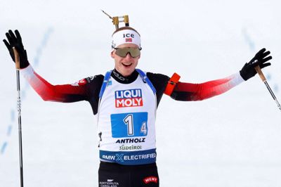 Johannes Thingnes Bø kunne fejre den norske sejr ved VM i skiskydning.