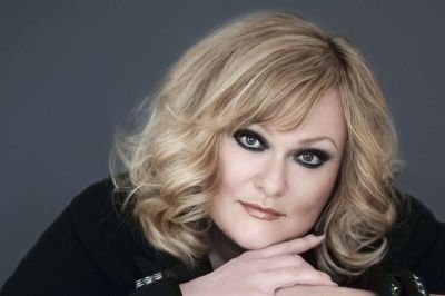 Fredag den 6. marts kan giver Danmarks ukronede soul-dronning, Marie Carmen Koppel, koncert i RemisenBrande. Foto: PR