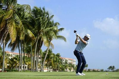 Her ses Cappelen under første runde i Puerto Rico Open, der bød på både golf, solskin og palmetræer.