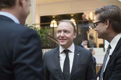 Efter at ISS' har fremlagt sit årsregnskab for 2019, er selskabets aktie faldet med mere end seks procent onsdag morgen. Her ses topchef Jeff Gravenhorst ved børsnoteringen af ISS. (Arkivfoto)