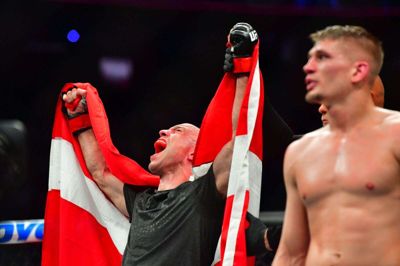 MMA-kæmperen Mark O. Madsen slog amerikanske Austin Hubbard ved UFC i T-Mobile Arena i Las Vegas natten til søndag natten til dansk tid.