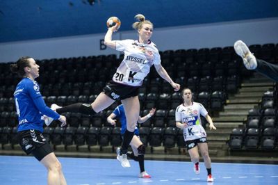 Jeanett Kristiansen spillede en stor anden halvleg trods det totale fravær af tilskuere i Ikast. Foto: Tom Laursen