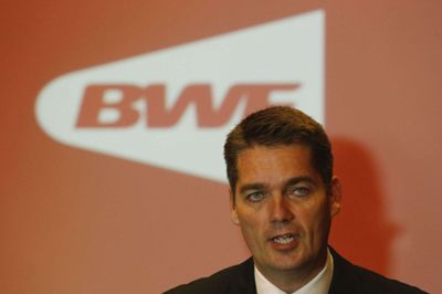 Poul-Erik Høyer, præsident i Det Internationale Badmintonforbund (BWF), fortæller, at det er en mulighed, at All England bliver aflyst eller spillet til ende uden tilskuere.
