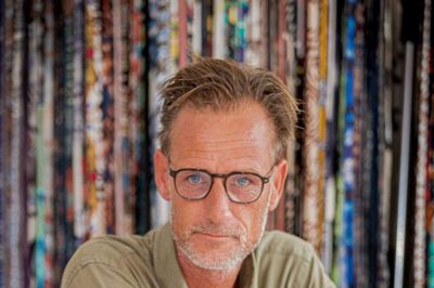 Henrik Sandgaard har fået selskab i isolationen og bruger blandt andet tiden på at spille yatzy og øve sig på dansetrinene. Foto: privatfoto