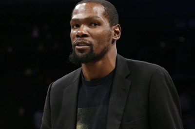 Kevin Durant er smittet med coronavirus.