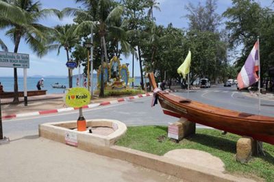 Det sydthailandske ferieparadis Krabi er noget affolket og flere restauranter er lukningstruet, fortæller Ikast-boen Jens Anton Nordestgaard. Foto: Privat