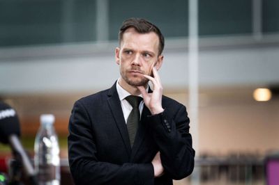 Beskæftigelsesminister Peter Hummelgaard (S) har mulighed for at sætte 225-timers-reglen på pause. Det er indtil videre noget af det, regeringen ifølge ministeren "kigger på". (Arkivfoto)