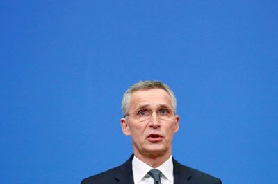 Natos generalsekretær, Jens Stoltenberg, er torsdag vært for det første Nato-møde over videokonference, som nogensinde er holdt. Det sker på grund af udbruddet af coronavirus. Og netop udbruddet er højt på dagsordenen til torsdagens møde. (Arkivfoto)