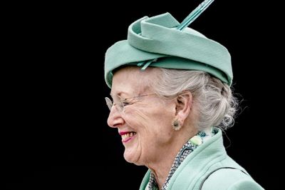 Dronning Margrethe mener ikke, at vi som samfund bør "panikke" over klimaforandringerne, siger hun i et interview med Politiken lørdag. (Arkivfoto).