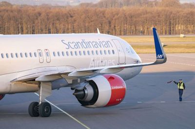 Marts har været en unaturligt stille måned for SAS i forhold til transporten af passagerer. Omkring en million passagerer fløj med selskabet i måneden - det er 60 procent færre end i marts sidste år. (Arkivfoto)