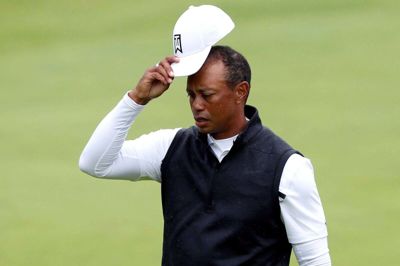 Tiger Woods og hans caddie er blevet sagsøgt for to år gammel episode.