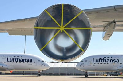 Lufthansa har i første kvartal haft en økonomisk nedgang på 1,2 milliarder euro på grund af coronaepidemien. Andet kvartal ventes at blive langt værre.
