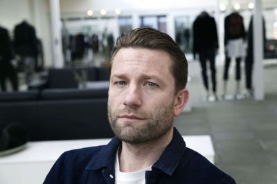 - Jeg er stolt over, at vi som virksomhed kan tiltrække så attraktivt et selskab som NoBRAKES, og jeg glæder mig til at være med på den fortsatte vækstrejse for selskabet sammen med deres fantastiske stab af medarbejdere, udtaler Nikolaj Hust, medejer af Claire Group A/S i Ikast om opkøbet af en tøjvirksomhed i Herning. Foto: Flemming Hansen