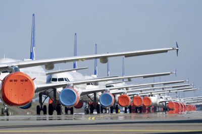 De mange SAS-fly holder parkerede på landjorden som konsekvens af coronaudbruddet, og det samme gør mange andre fly rundt om i verden. Marts var katastrofal for luftfarten, siger chefen for den internationale luftfartsorganisation.