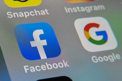 Coronakrisen har medført en stigning på omkring 10 procent i antallet af månedlige brugere på Facebooks sociale medier. (Arkivfoto).