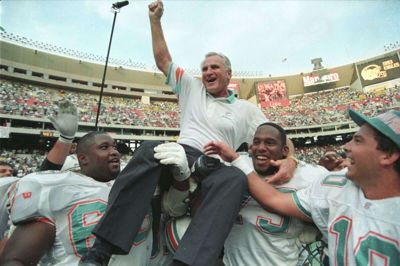 Don Shula, der vandt Super Bowl to gange som træner, er død i en alder af 90 år. (arkivfoto)