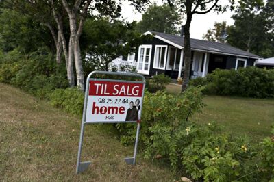 Der er fart på sommerhussalget i disse måneder og uger - og nu begynder det at tynde ud i valgmulighederne. Der er en tredjedel færre sommerhus tilbage at vælge mellem sammenlignet med samme tid sidste år. 2020 har været en bizar men perfekt cocktail for sommerhussalget, siger cheføkonom Jeppe Juul Borre.