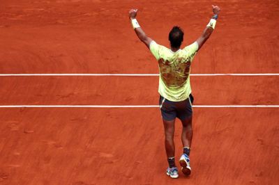 Rafael Nadal kunne for et år siden fejre finalesejren over Dominic Thiem i French Open. Man håber at afvikle årets turnering i efteråret og nok uden tilskuere. (Arkivfoto)