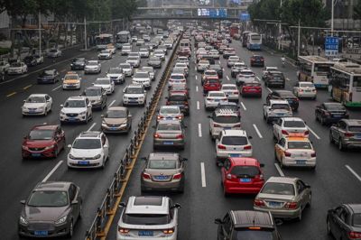 Den kinesiske region Wuhan, der var det oprindelige epicenter for coronavirusudbruddet, er åbnet igen, hvilket har medført, at den vanlige mængde trafik er tilbage.
