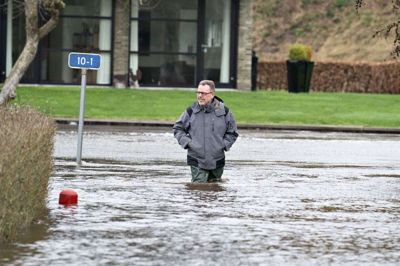 Kolonihaveforeningen Åkanden i Holstebro blev ramt af massive oversvømmelser, da Storåen gik over sine bredder 17. februar 2020. De enorme mængder regn truede med at oversvømme store dele af byens centrum, som åen går lige igennem.