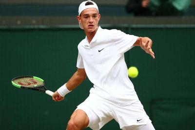 Den 18-årige Carlos Gimeno Valero, der på billedet spiller Wimbledon-finale for juniorer i 2019, er blandt de spillere, der kan se frem til økonomisk støtte, da han aktuelt rangerer som nummer 578 i verden.