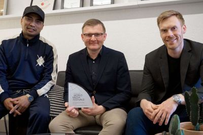 Tre af de Happy-medarbejdere, som har været involveret i kampagnen for Baettr: fra venstre Karsten Olsen, kreativ direktør; Jakob Gaardsted Petersen, administrerende direktør; og Peter Wickings, som har været projektleder på kampagnen. Foto: PR-foto