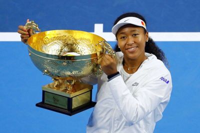 Naomi Osaka har på 12 måneder tjent mere end 250 millioner kroner. Det gør hende til den bedst lønnede kvindelige atlet på et år nogensinde. (Arkivfoto)