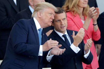 Præsident Donald Trump var så imponeret over militærparaden, som Frankrigs præsident, Emmanuel Macron, inviterede ham til på Bastille-dagen i 2017, at han kort efter bebudede, at han ville have en lige så stor parade hjemme i USA. I år er militærparaden i Paris sløjfet på grund af coronavirus.