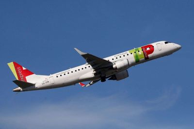 En mand ankom i august 2017 over et døgn forsinket til Oslo, og han klagede over, at han ikke kunne få økonomisk kompensation. EU-Domstolen giver flyselskabet ret i, at det var en "usædvanlig omstændighed", da flyet var forsinket på grund af en bidende passager på en tidligere afgang.