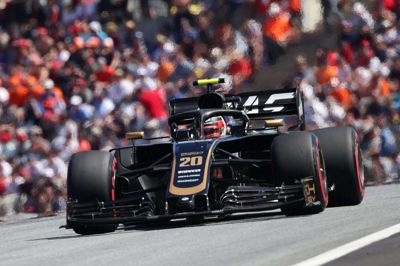 Kevin Magnussen og resten af Formel 1-feltet bliver yderligere tre grandprixer fattigere i 2020. (Arkivfoto)