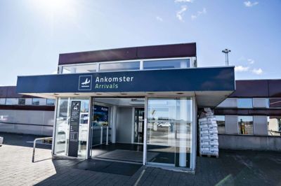 Aarhus Airport skal skære ned, fordi der ikke kommer nær så mange rejsende som ventet. Det kommer til at koste det, der svarer til 23 fuldtidsstillinger. (Arkivfoto)