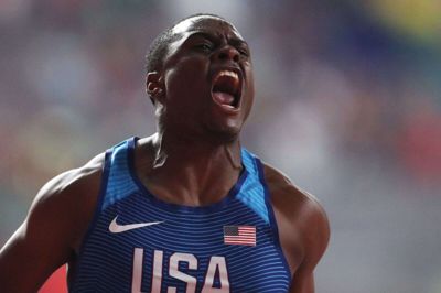 Christian Coleman brugte 9,76 sekunder, da han i september 2019 vandt VM-guld i 100-meterløb. Men det var kun en teknikalitet, der gjorde, at han overhovedet fik lov til at starte. Her ses Coleman kort efter sejren.