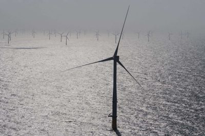 Vindmøller og solceller vil gøre Danmarks el-forbrug 100 grøn i 2027 ifølge en basisfremskrivelse fra Energistyrelsen. (Arkivfoto)