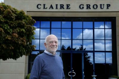 Anders Hust har kørt et glidende generationsskifte i Claire Group, hvor sønnen Nikolaj løbende har overtaget ansvar og ejerskab. Aftalen er, at det sidste ledelsesansvar - og titlen som administrerende direktør - overdrages 1. april 2023. Foto: Henrik Ole Jensen