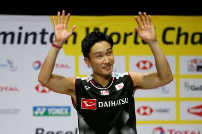 Kento Momota er forsvarende verdensmester efter at have banket danske Anders Antonsen i sidste års VM-finale. (Arkivfoto)