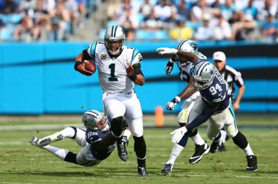 Carolina Panthers' tidligere quarterback Cam Newton (1) skriver ifølge ESPN under med New England Patriots. (Arkivfoto).