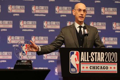 NBA-chef Adam Silver vil ikke gamble med sundheden og er klar til at aflyse NBA-sæsonen, hvis situationen kræver det. (Arkivfoto)