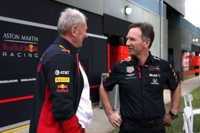 Red Bull-chef Christian Horner (til højre) vil have FIA til at kigge nærmere på Mercedes' opfindelse, DAS (Dual Axis Steering).