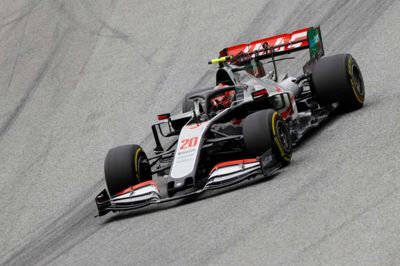 Kevin Magnussen (Haas) havde ikke nok fart i bilen lørdag i kvalifikationen til det østrigske grandprix. Her er det et billede fra fredagens træning.