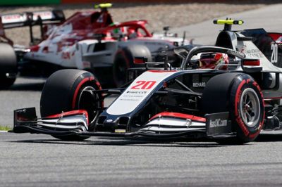 Kevin Magnussens fik en kort optræden i Formel 1-kvalifikationen i Østrig, hvor han efter to halvsløje tider røg ud i første kvalifikationsrunde.