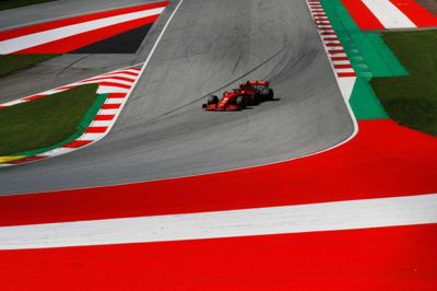 Charles Leclerc er her fotograferet under lørdagens kvalifikation i Østrig.