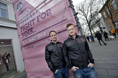 Frank Hyldgaard (til venstre) har været med til at arrangere en række sportsevents. Blandt andet Giro d'Italia-starten i Herning i 2012.