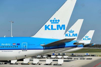 EU-Kommissionen har godkendt hollandsk statsstøtte for 3,4 milliarder euro til KLM, som er del af gruppen Air France-KLM. Kommissionen har tidligere godkendt statsstøtte til Air France for 7 milliarder euro.