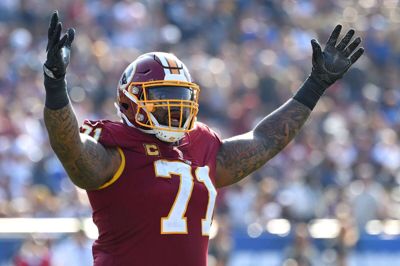 Normalt spiller spillerne i NFL med en hjelm, hvor der kun er visir for øjnene. I den nye hjelm er der også dækket for munden, men med huller, så spillerne kan trække vejret.