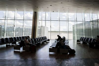 Færre rejsende i europæiske lufthavne, som her Oslo Lufthavn, er vendt tilbage end brancheforeningen ACI Europe havde håbet. (Arkivfoto)