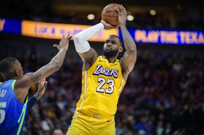 LeBron James og Los Angeles Lakers-mandskabet tager hul på den genopstartede NBA-sæson som en af favoritterne til mesterskabet.